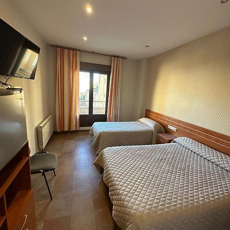 Hostal Venecia Monzón Eksteriør bilde