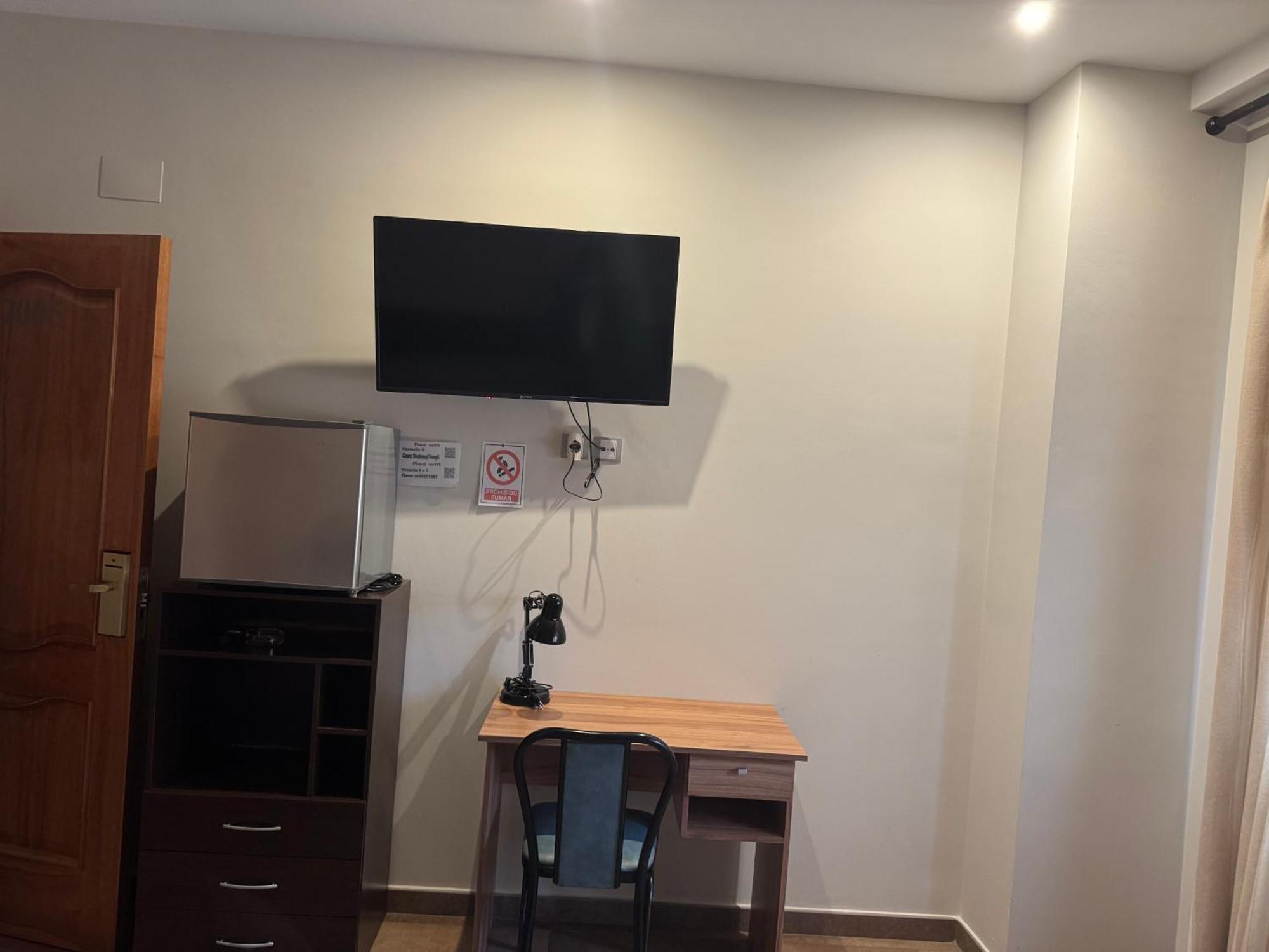 Hostal Venecia Monzón Eksteriør bilde