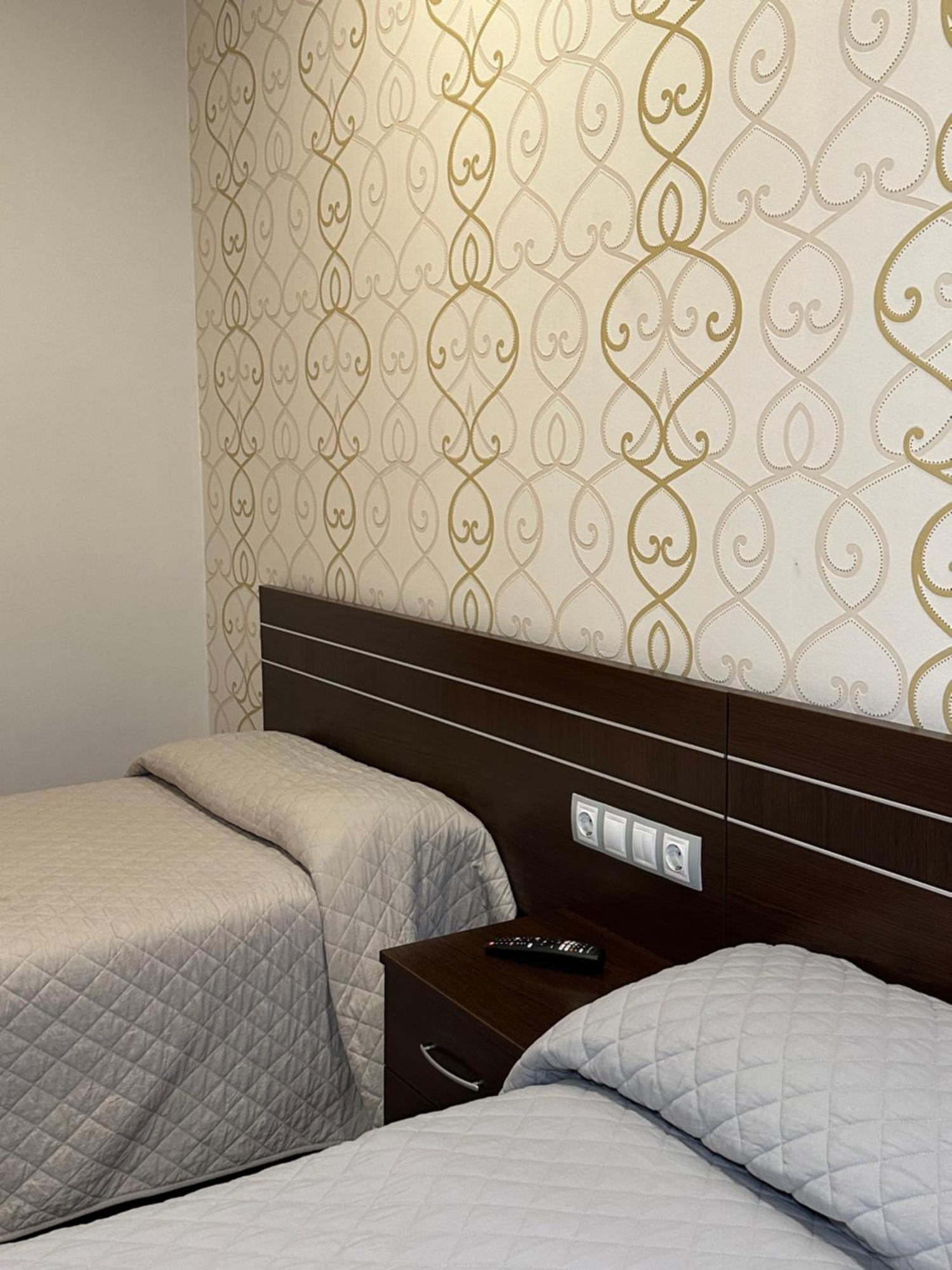 Hostal Venecia Monzón Eksteriør bilde